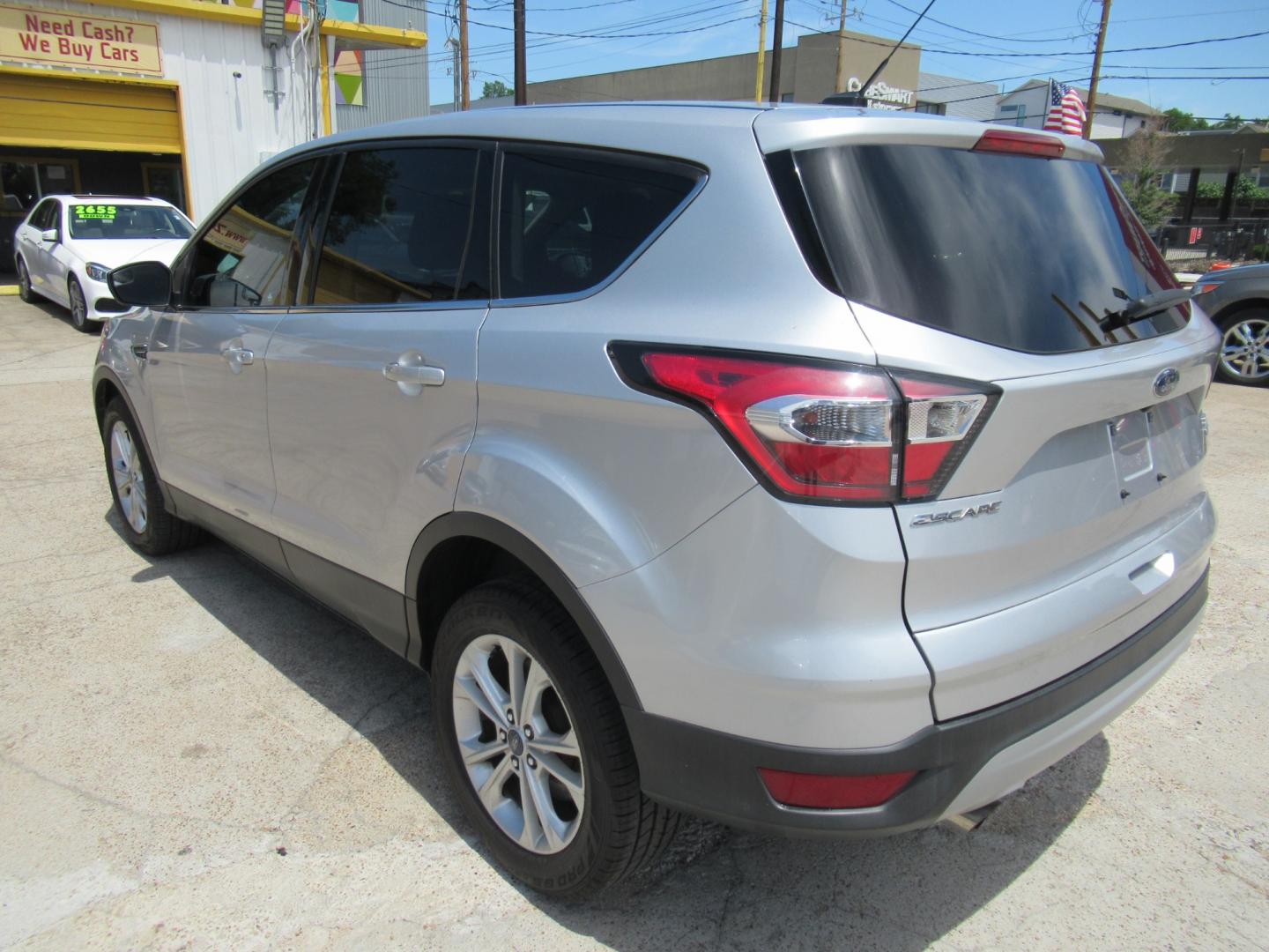 2017 Silver /Black Ford Escape SE FWD (1FMCU0GDXHU) with an 1.5L L4 DOHC 16V engine, Automatic transmission, located at 1511 North Shepherd Dr., Houston, TX, 77008, (281) 657-1221, 29.798361, -95.412560 - 2017 FORD ESCAPE SE VIN: 1FMCU0GDXHUE54105 1 F M C U 0 G D X H U E 5 4 1 0 5 4 DOOR WAGON/SPORT UTILITY 1.5L I4 F DOHC 16V GASOLINE FRONT WHEEL DRIVE - Photo#20